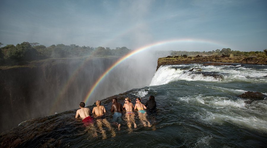 Devil's pool Victoria falls Zambia 