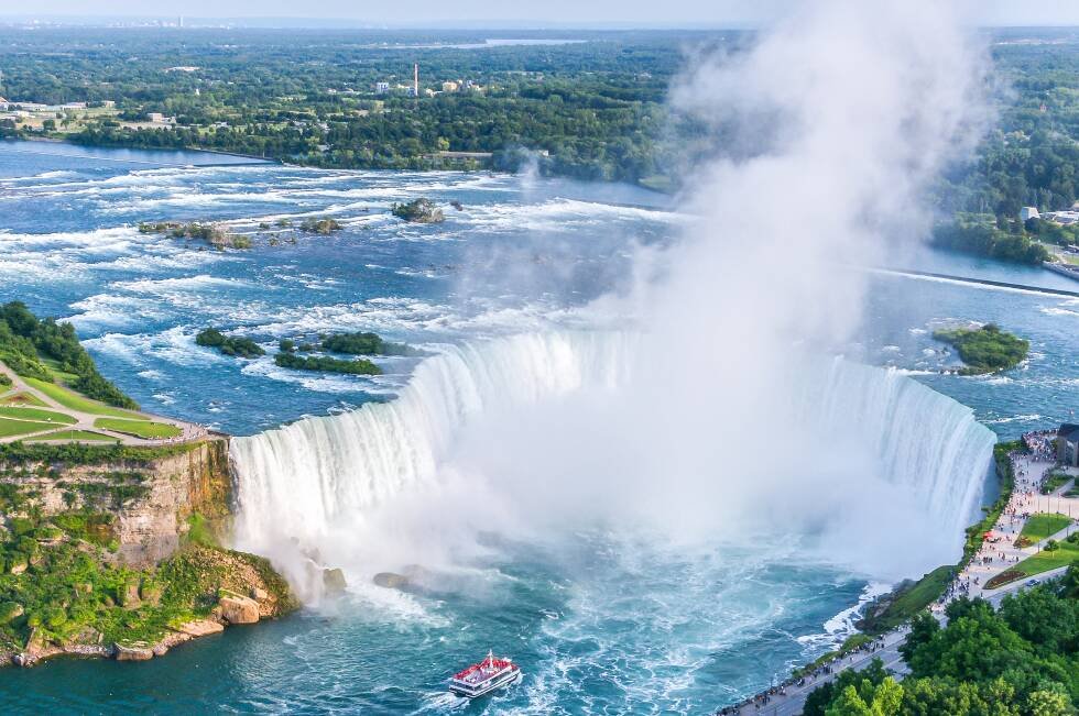 Victoria Falls vs Niagara Falls: A Majestic Showdown of the World’s Greatest Waterfalls